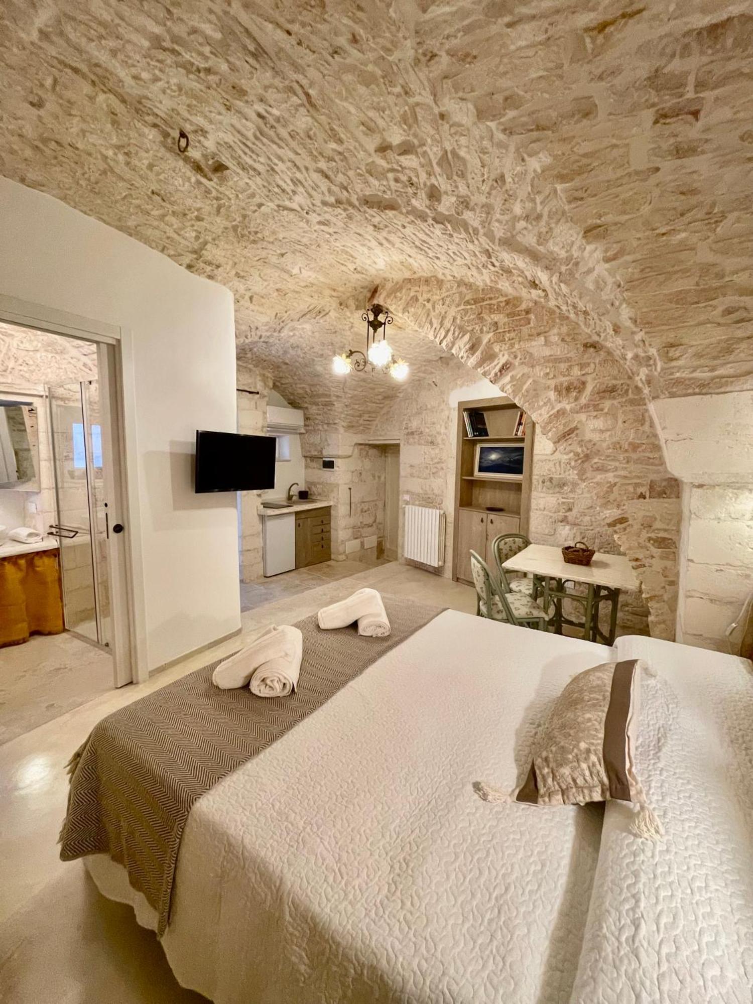 Il Malcantone Martina Franca Luaran gambar